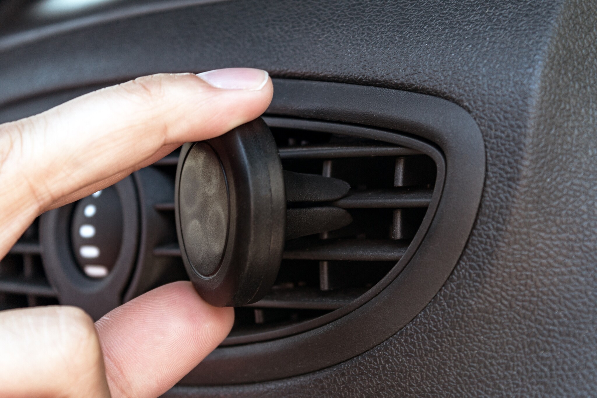 Goobay luchtrooster autohouder met magneet voor smartphones / zwart - Afbeelding 3