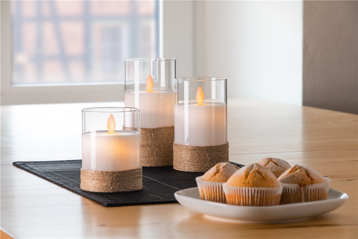 Goobay Set of 3 LED Real Wax Candles in Glass, White, Wrapped with Hemp, incl. 8x AA (LR6) - Afbeelding 5